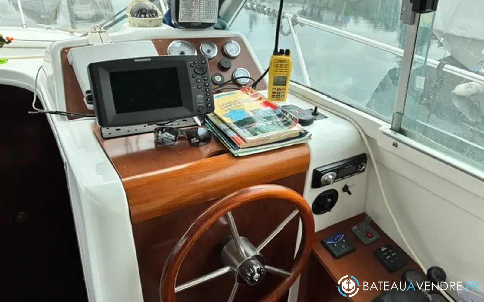 slider 12 Beneteau Antares Serie 9 Fly