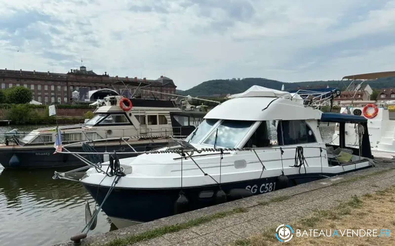 slider 0 Beneteau Antares Serie 9 Fly