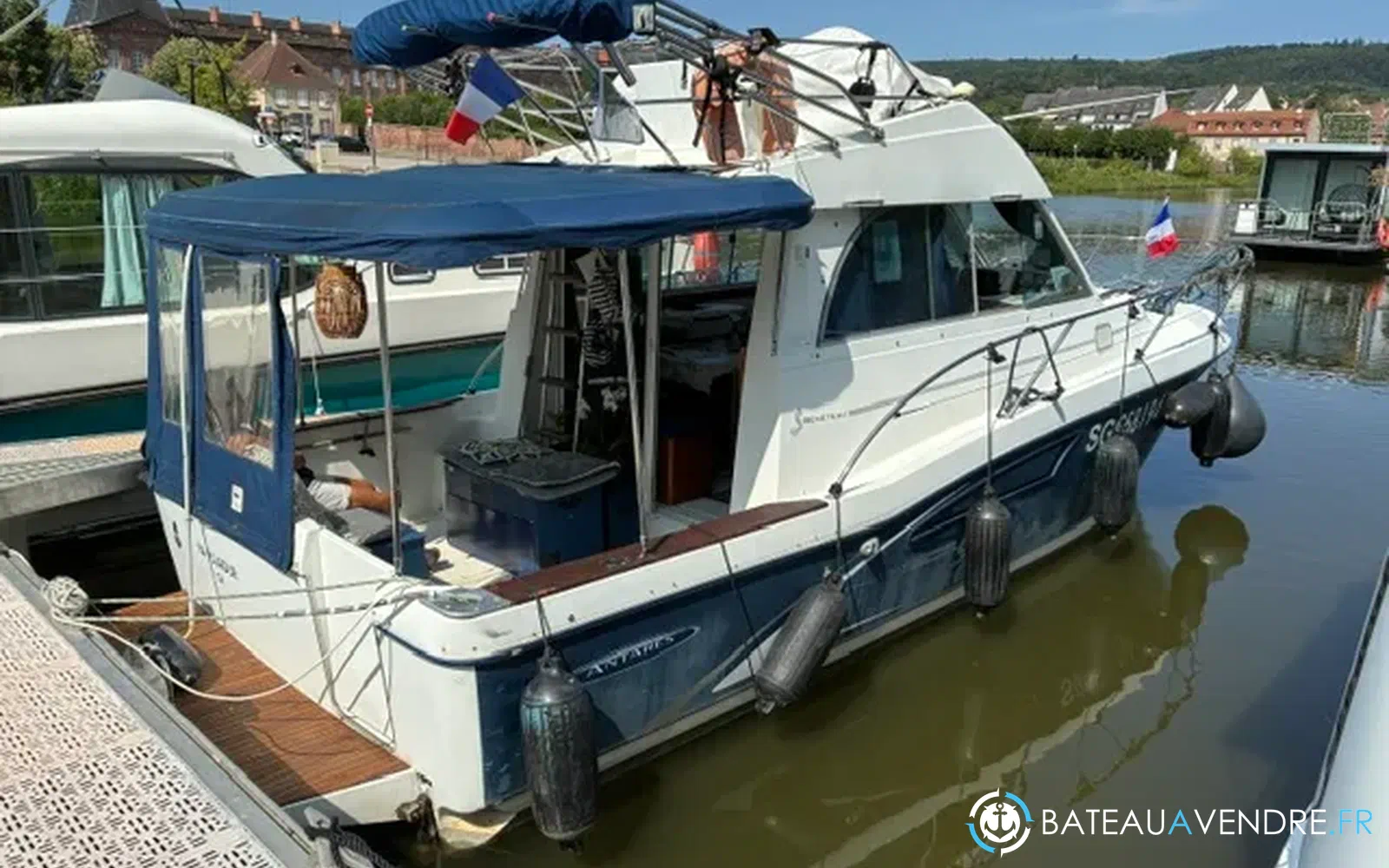 slider 1 Beneteau Antares Serie 9 Fly