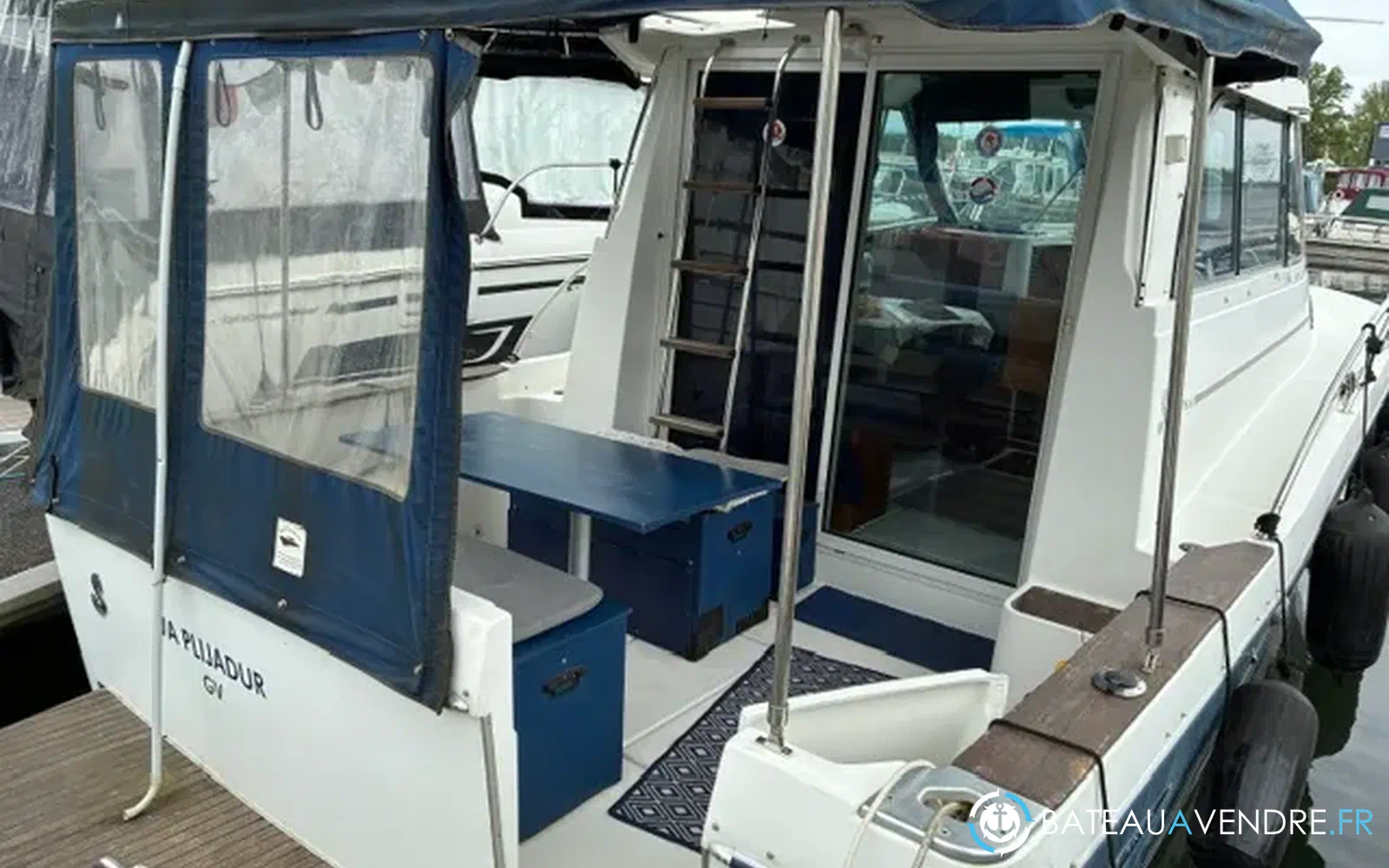 slider 5 Beneteau Antares Serie 9 Fly