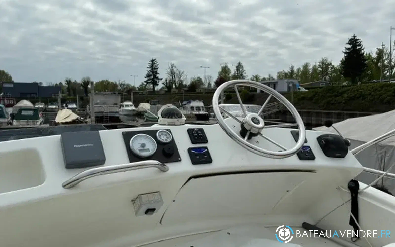 slider 6 Beneteau Antares Serie 9 Fly