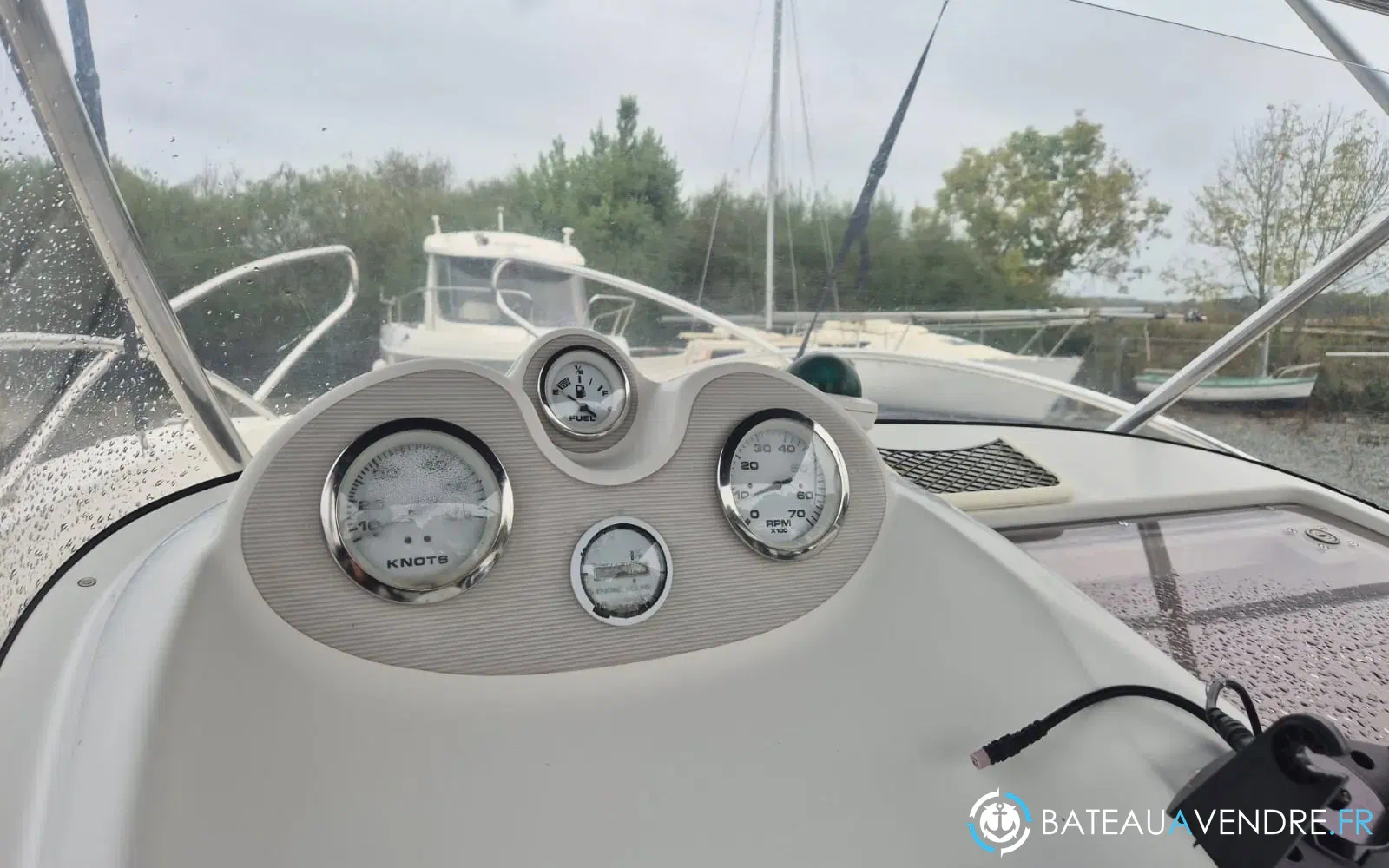 slider 9 Quicksilver 555 Commander