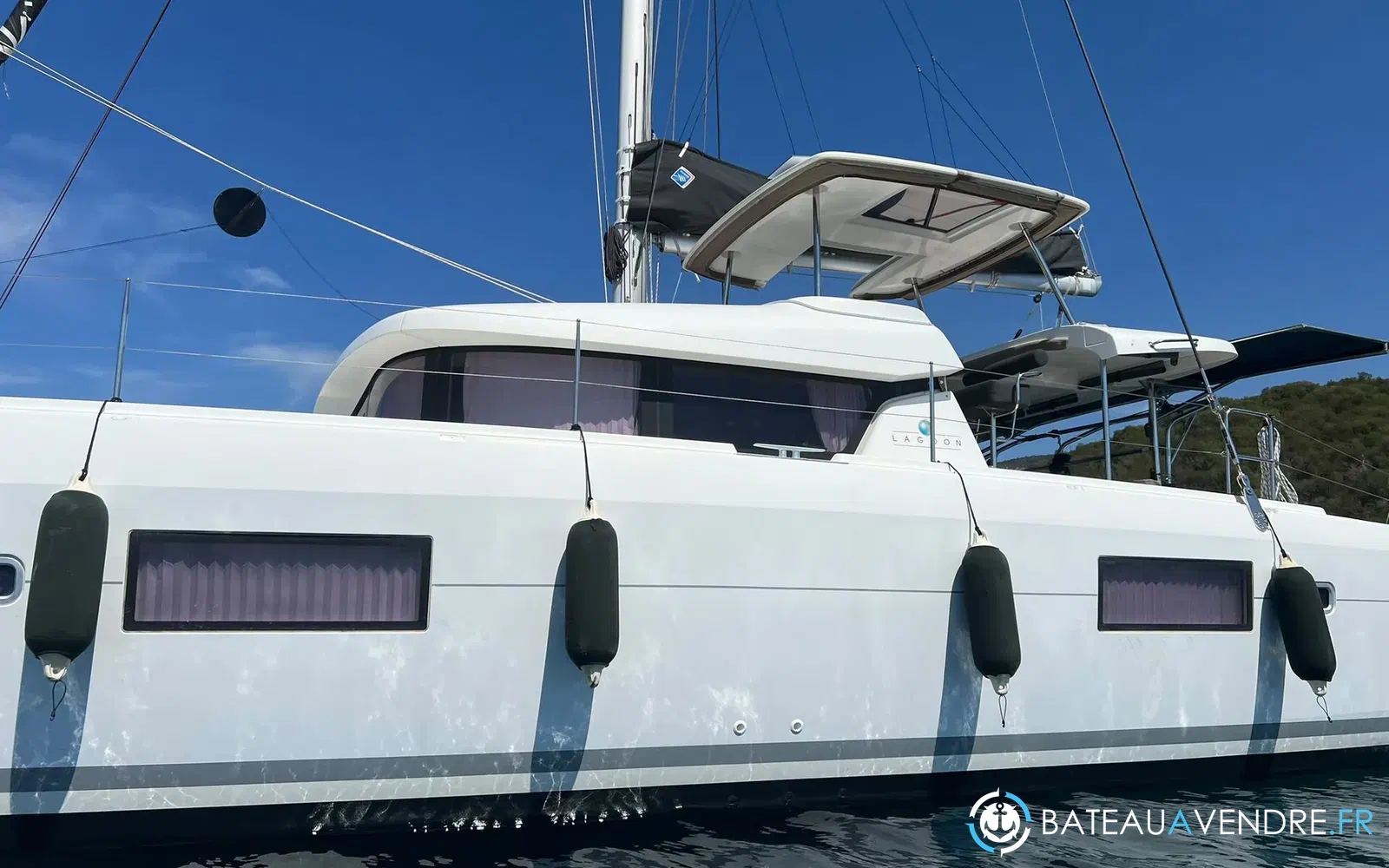slider 6 Lagoon 42