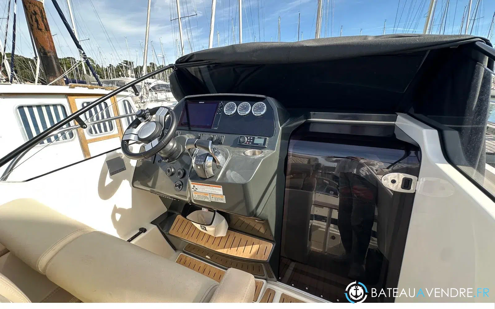 slider 3 Quicksilver Activ 875 Sundeck
