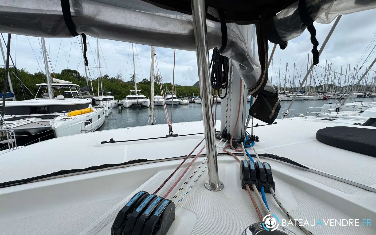 slider 9 Lagoon 42