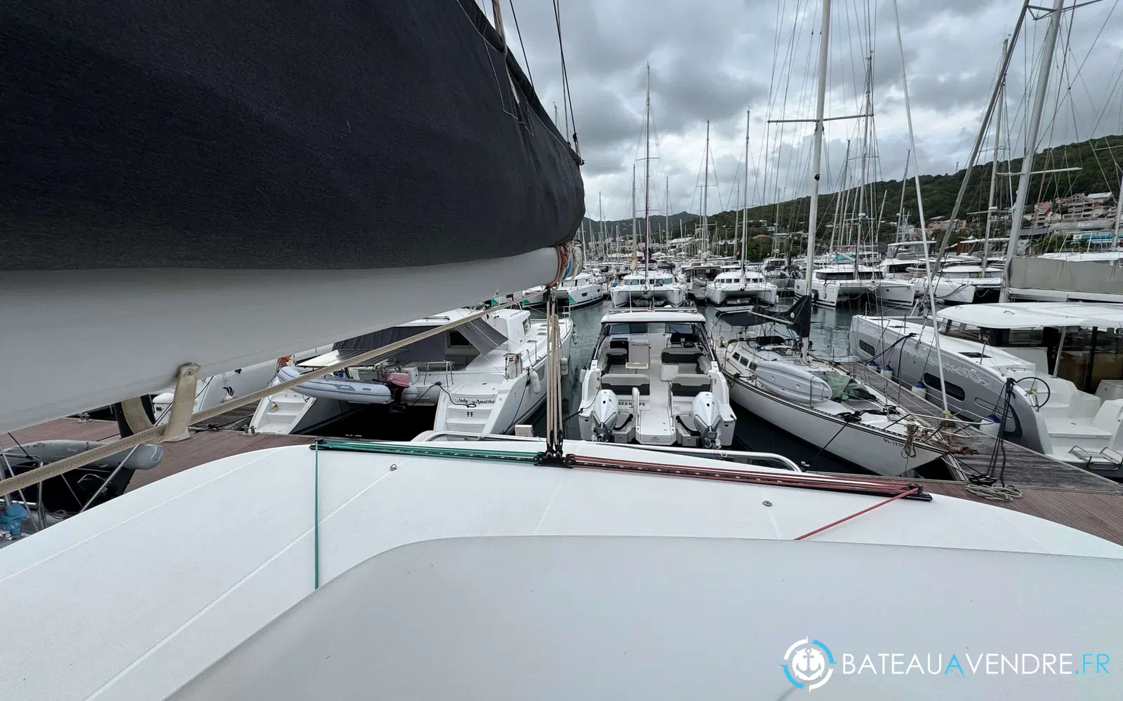 slider 3 Lagoon 42