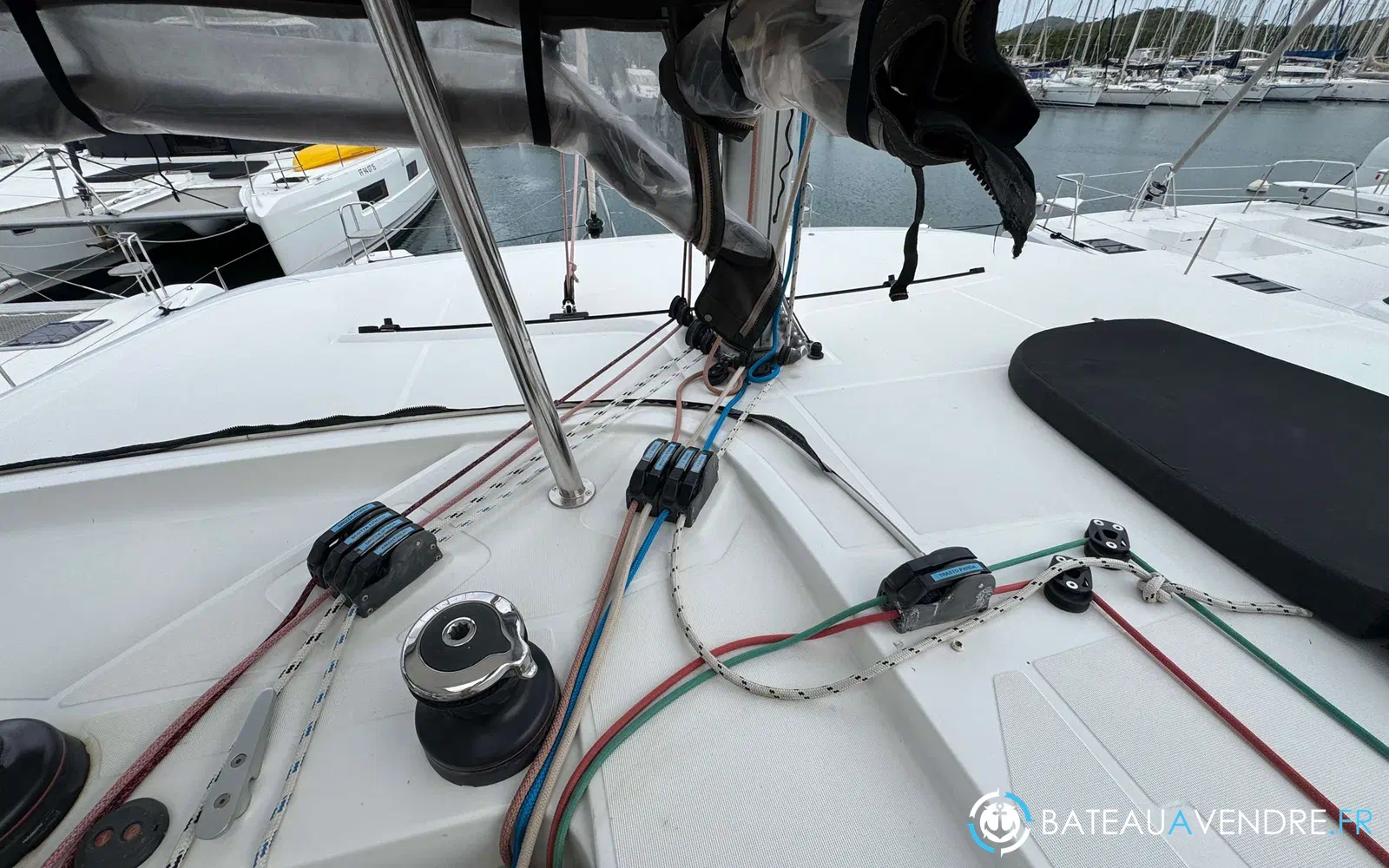 slider 6 Lagoon 42