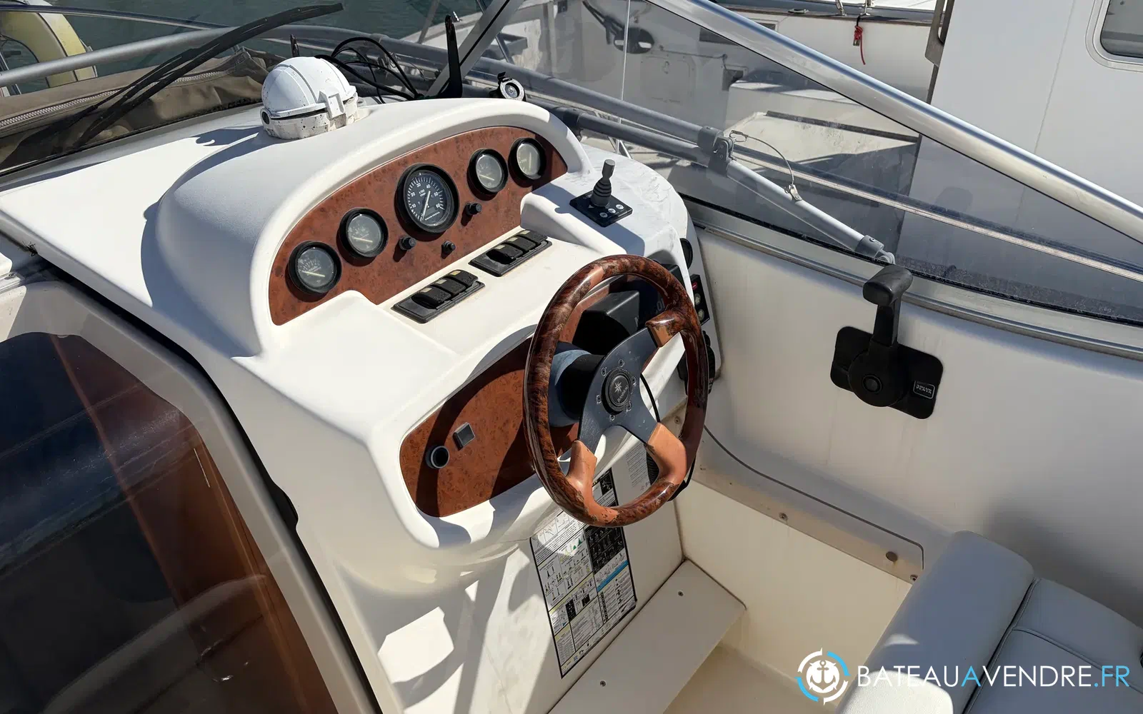 slider 10 Jeanneau Leader 805