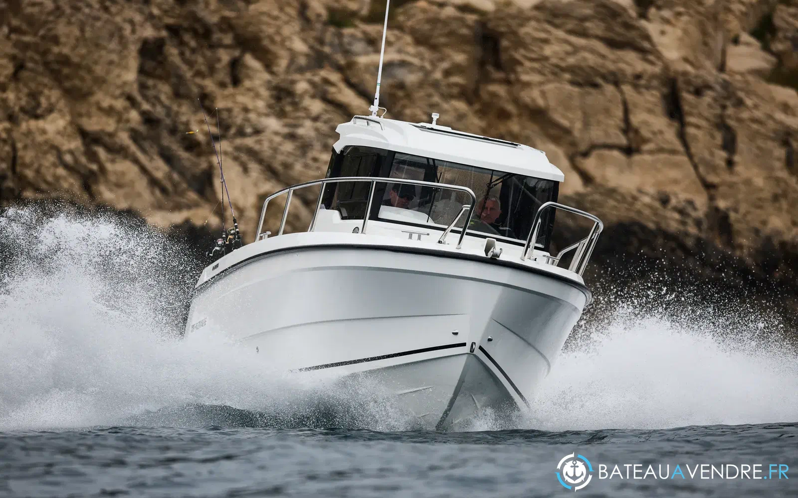 slider 4 Parker 700 Pilothouse