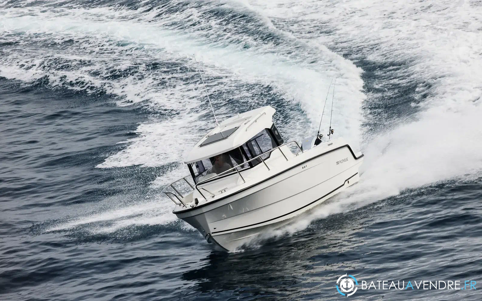 slider 1 Parker 700 Pilothouse