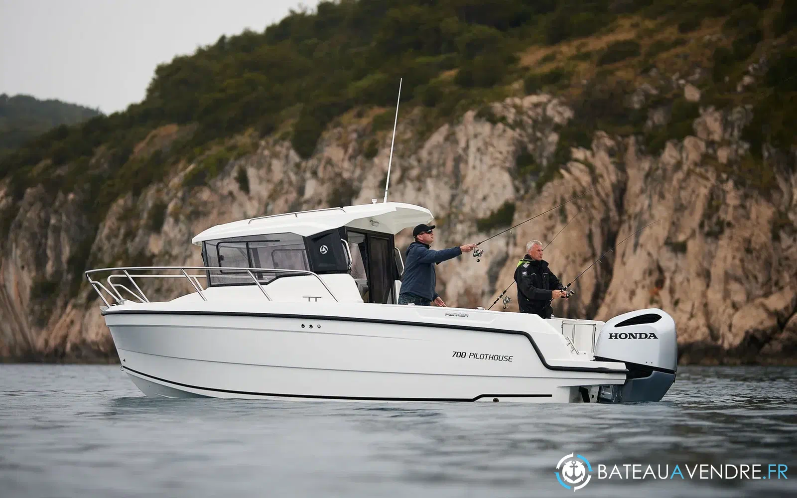 slider 3 Parker 700 Pilothouse
