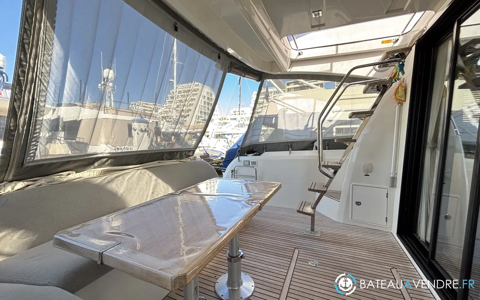 slider 25 Prestige Yachts 420 Fly