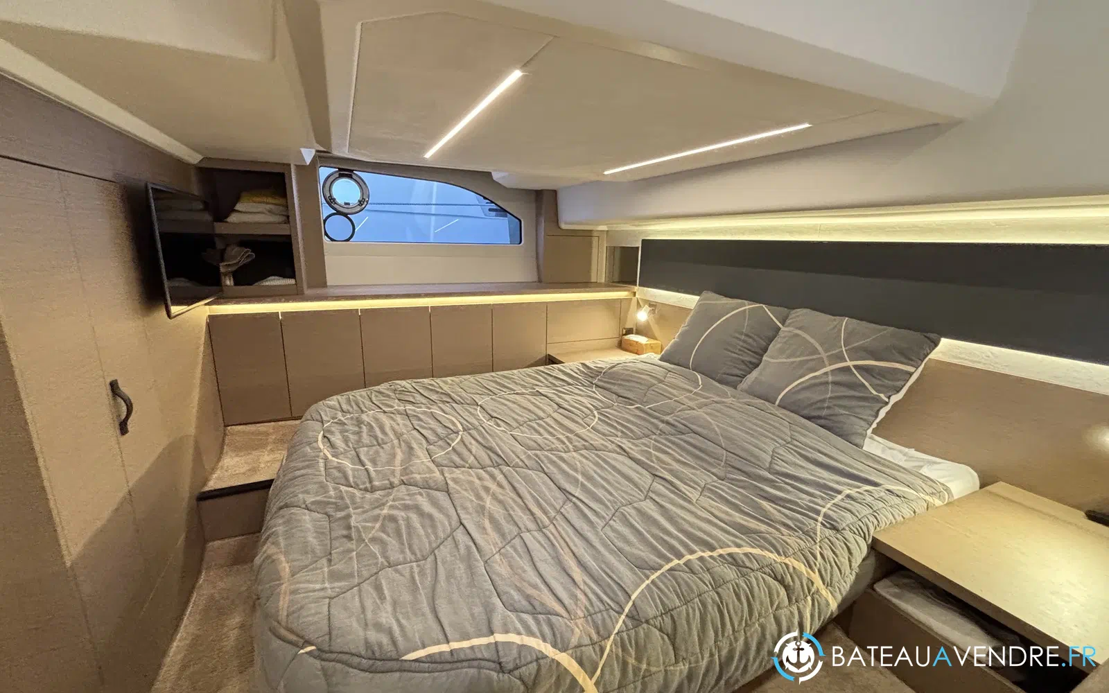 slider 2 Prestige Yachts 420 Fly