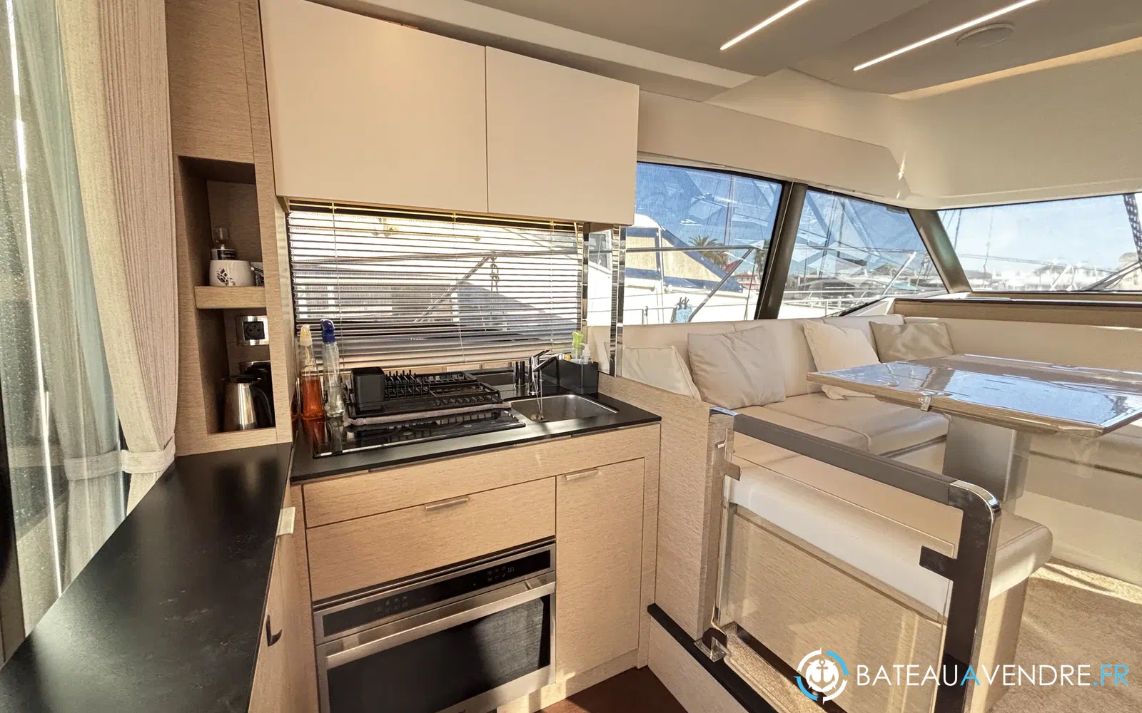 slider 4 Prestige Yachts 420 Fly