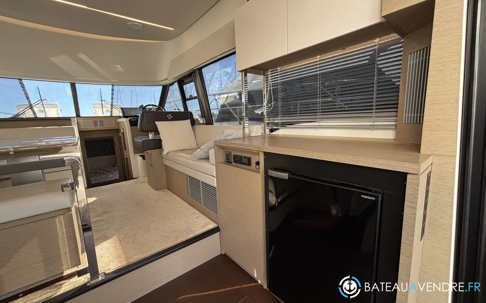 slider 5 Prestige Yachts 420 Fly