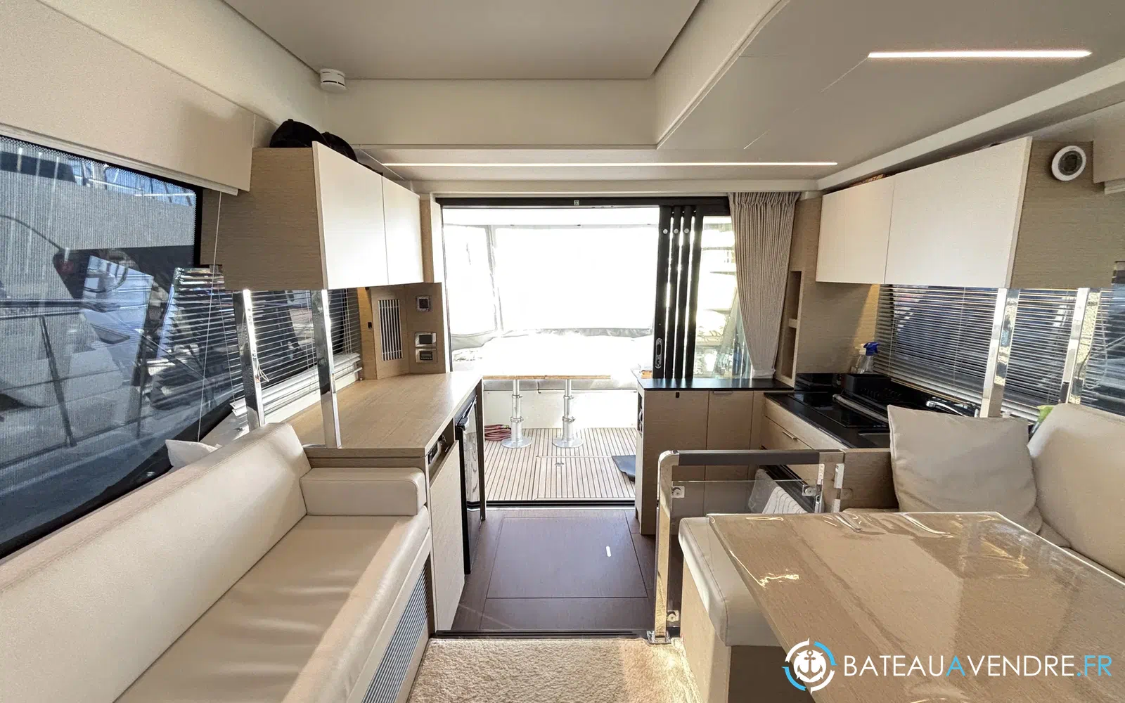 slider 6 Prestige Yachts 420 Fly