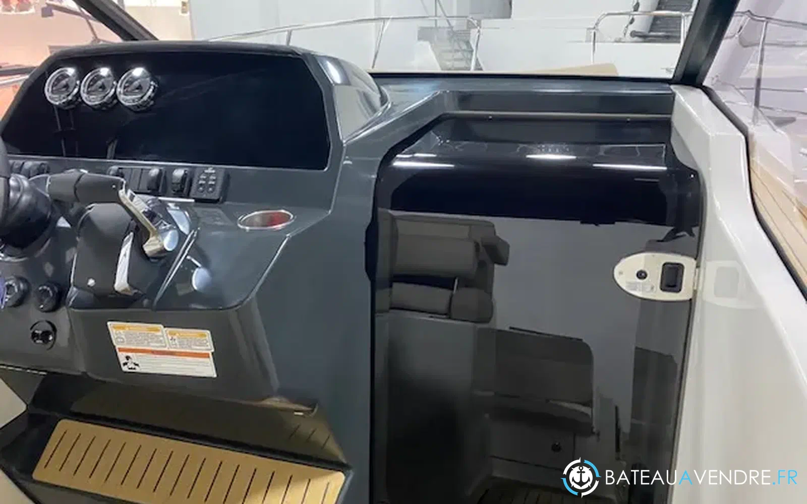 slider 9 Quicksilver Activ 875 Sundeck