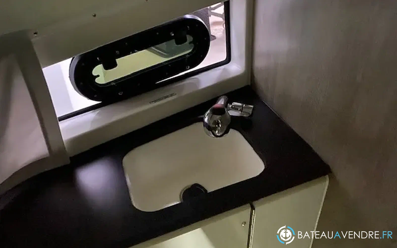 slider 17 Quicksilver Activ 875 Sundeck