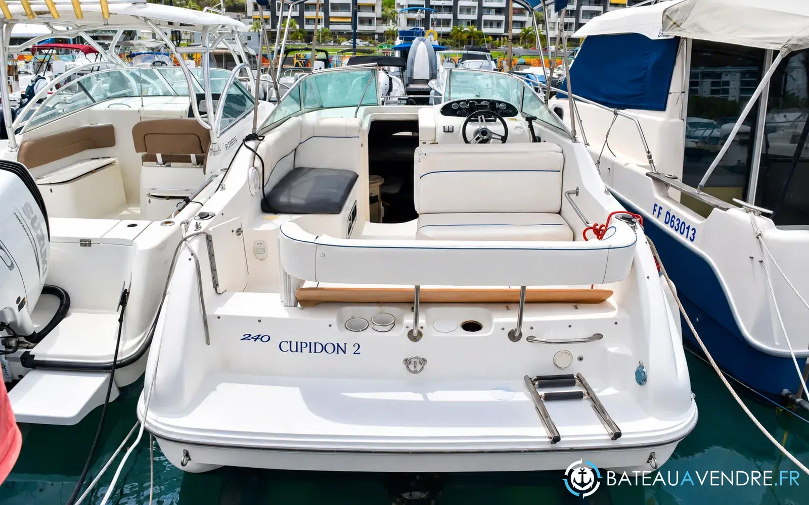 slider 2 Sea Ray 240 Sundancer