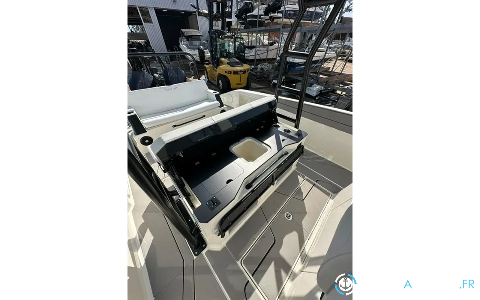 slider 7 Navan T30
