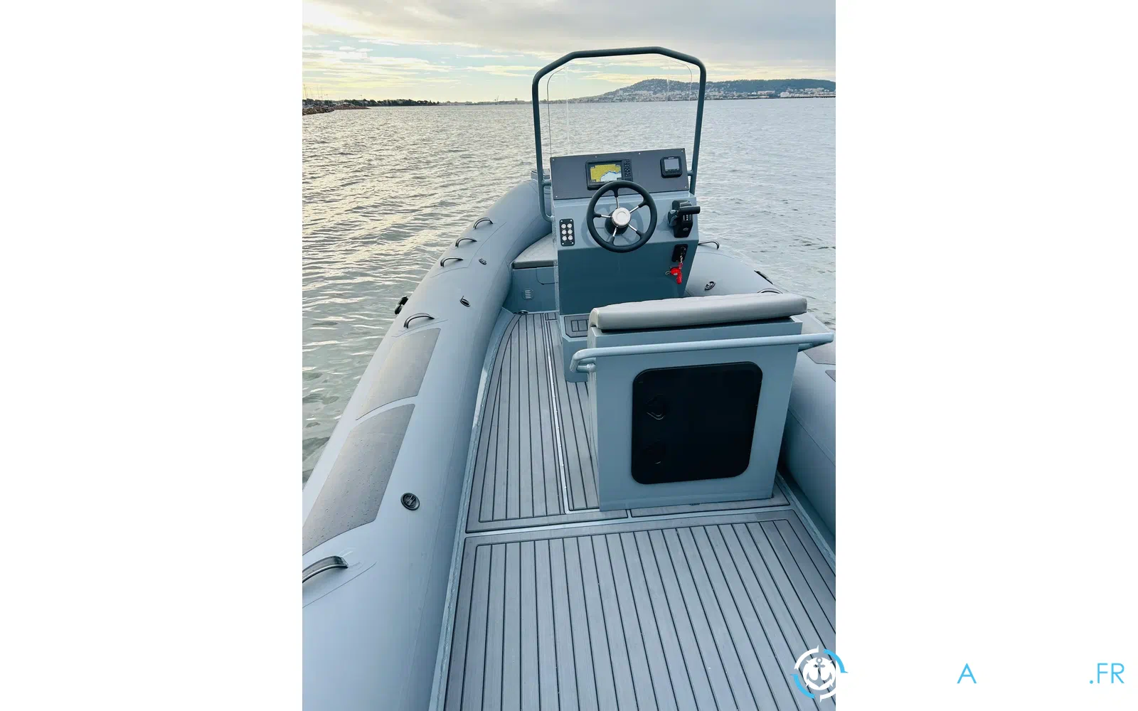 slider 4 Four Seas F6