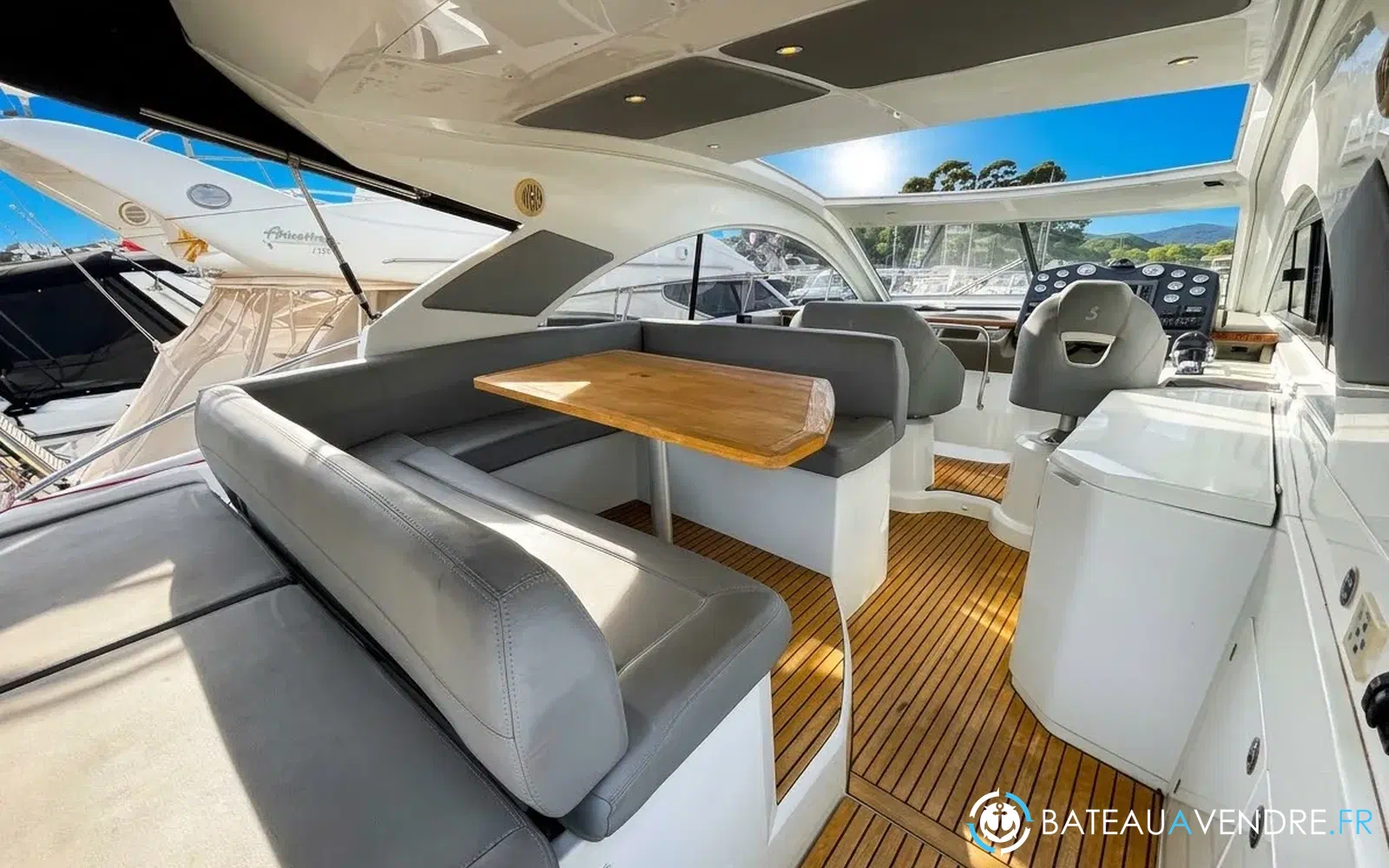 slider 5 Beneteau Monte Carlo 42