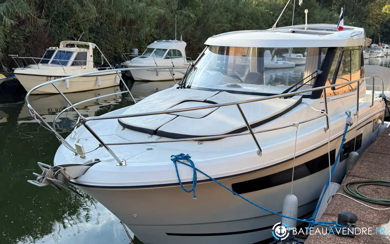 slider 1 Jeanneau Merry Fisher 855