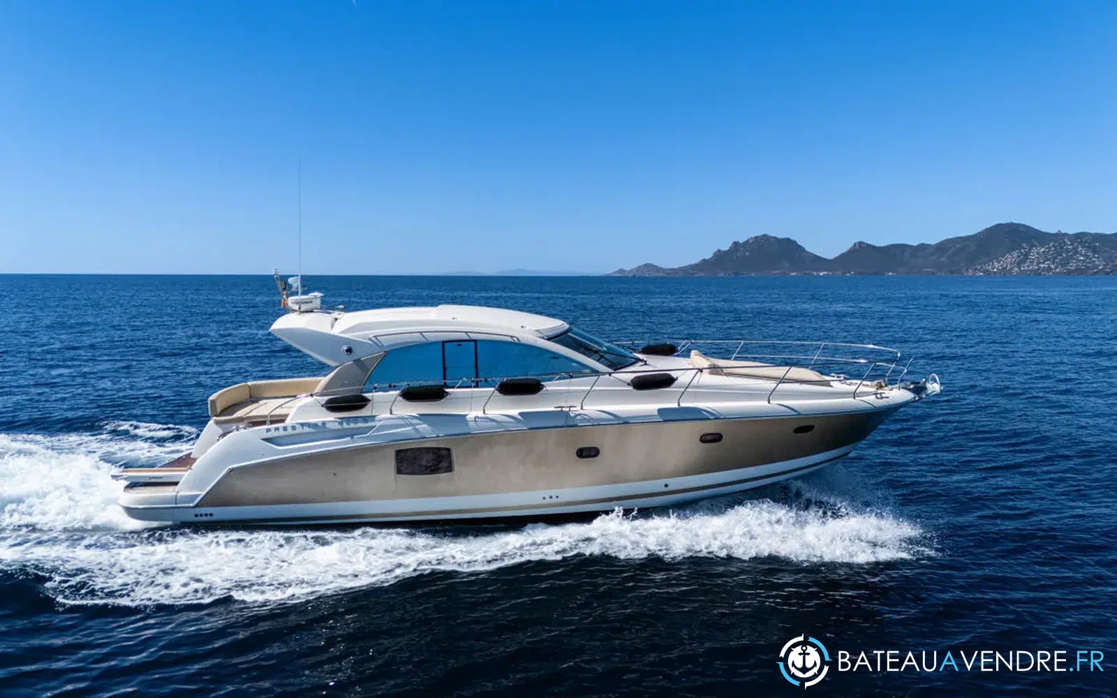 slider 3 Prestige Yachts 42 S