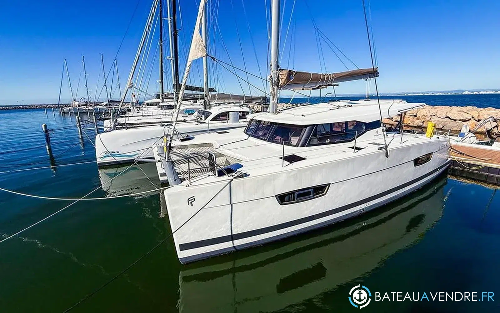 slider 0 Fountaine Pajot Lucia 40