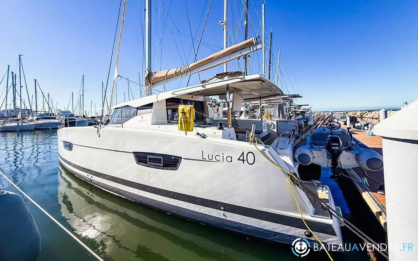 slider 1 Fountaine Pajot Lucia 40