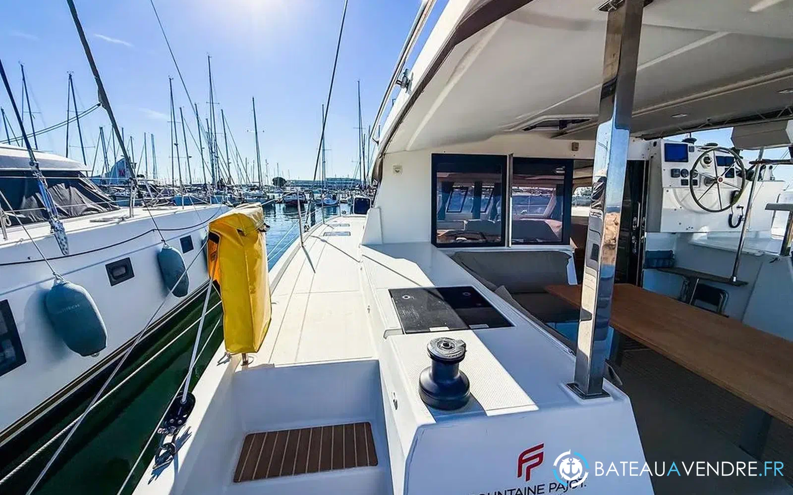 slider 6 Fountaine Pajot Lucia 40