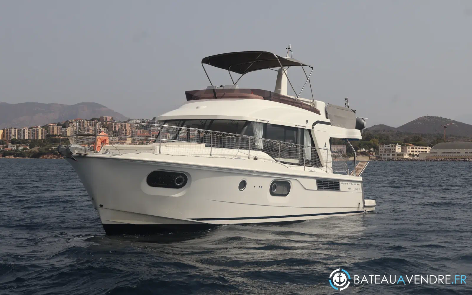 slider 3 Beneteau Swift Trawler 41 Fly