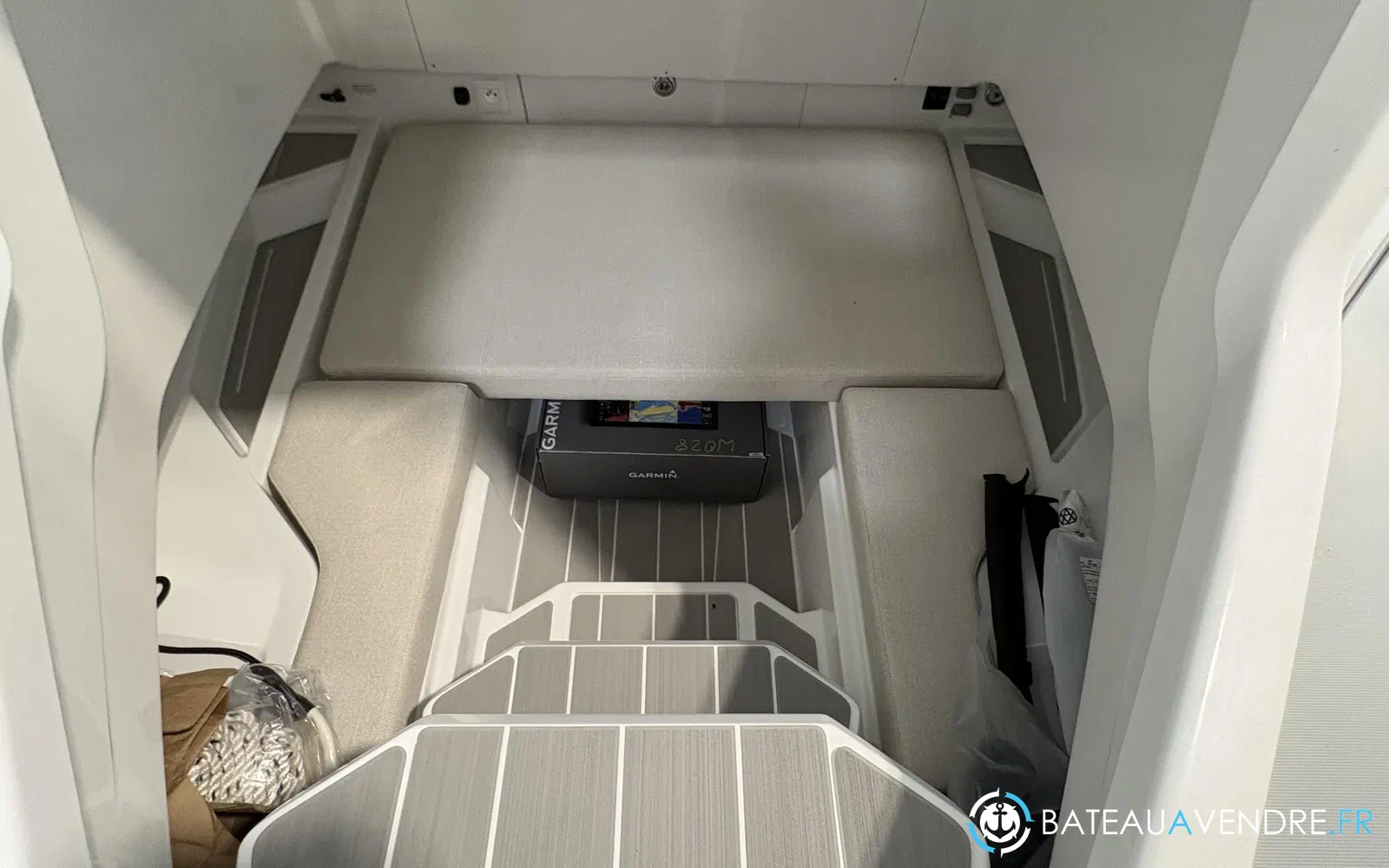 slider 11 Wellcraft 28 T-Top