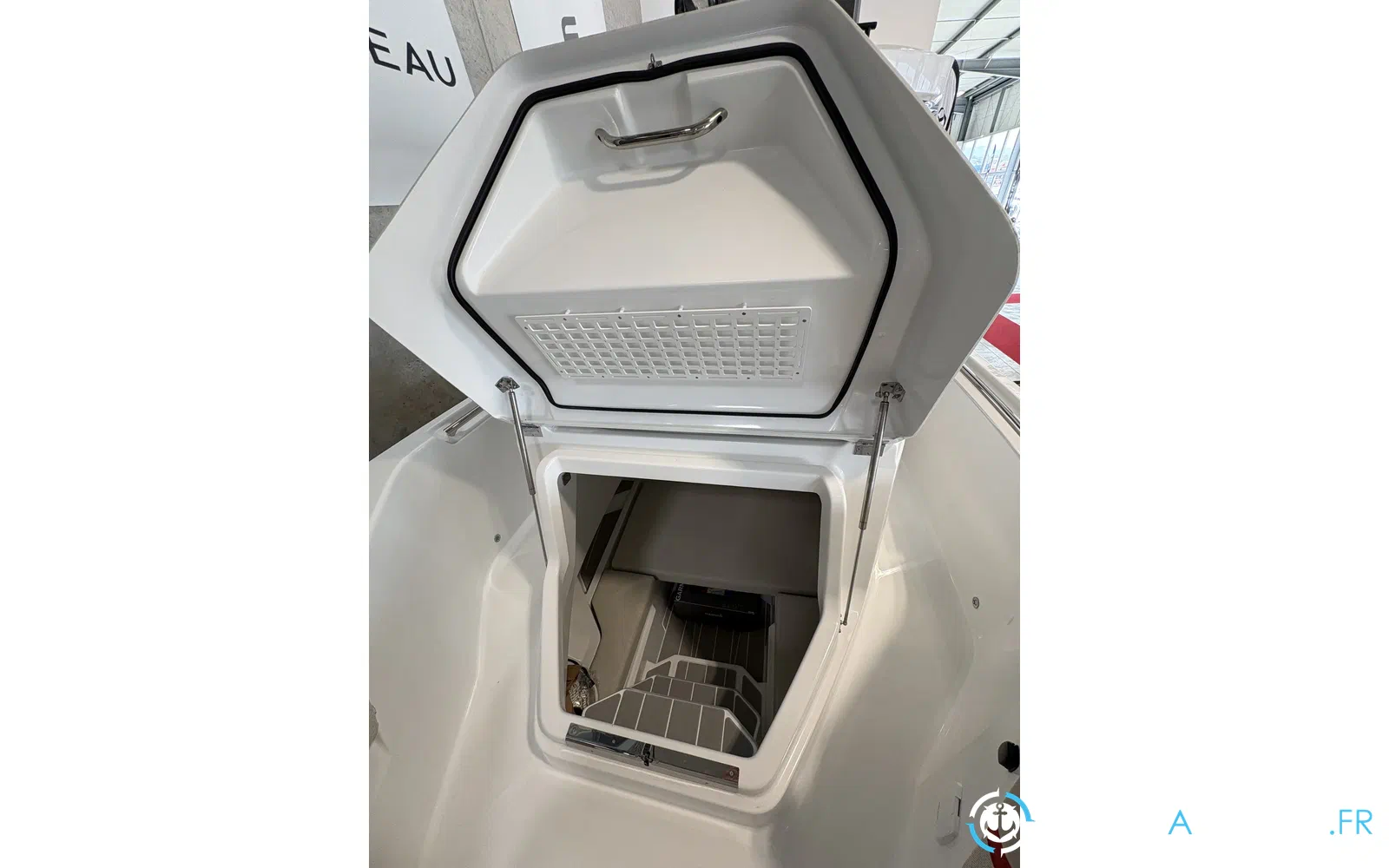 slider 12 Wellcraft 28 T-Top