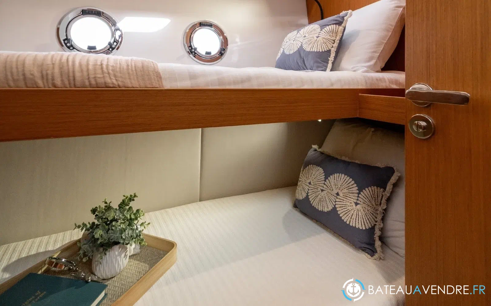 slider 11 Beneteau Swift Trawler 37 Fly