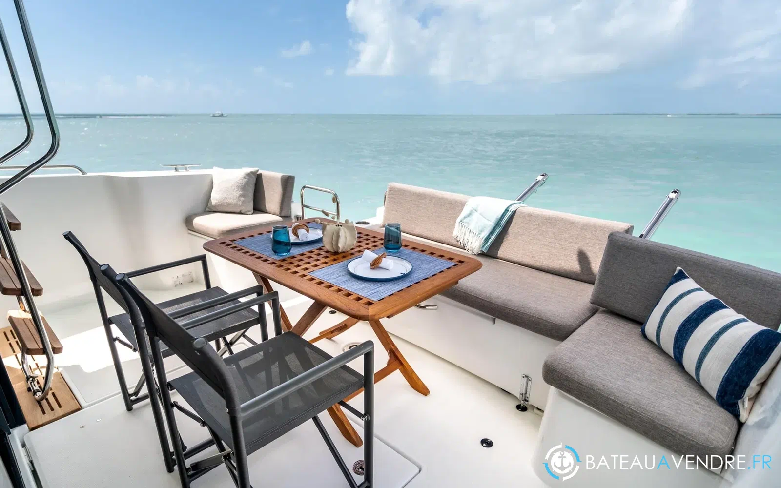 slider 6 Beneteau Swift Trawler 37 Fly
