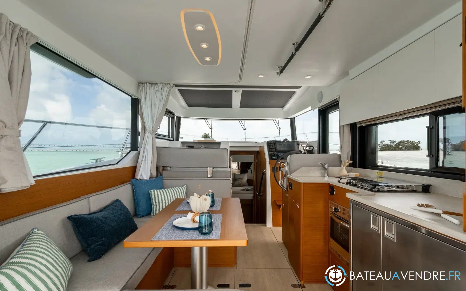 slider 7 Beneteau Swift Trawler 37 Fly