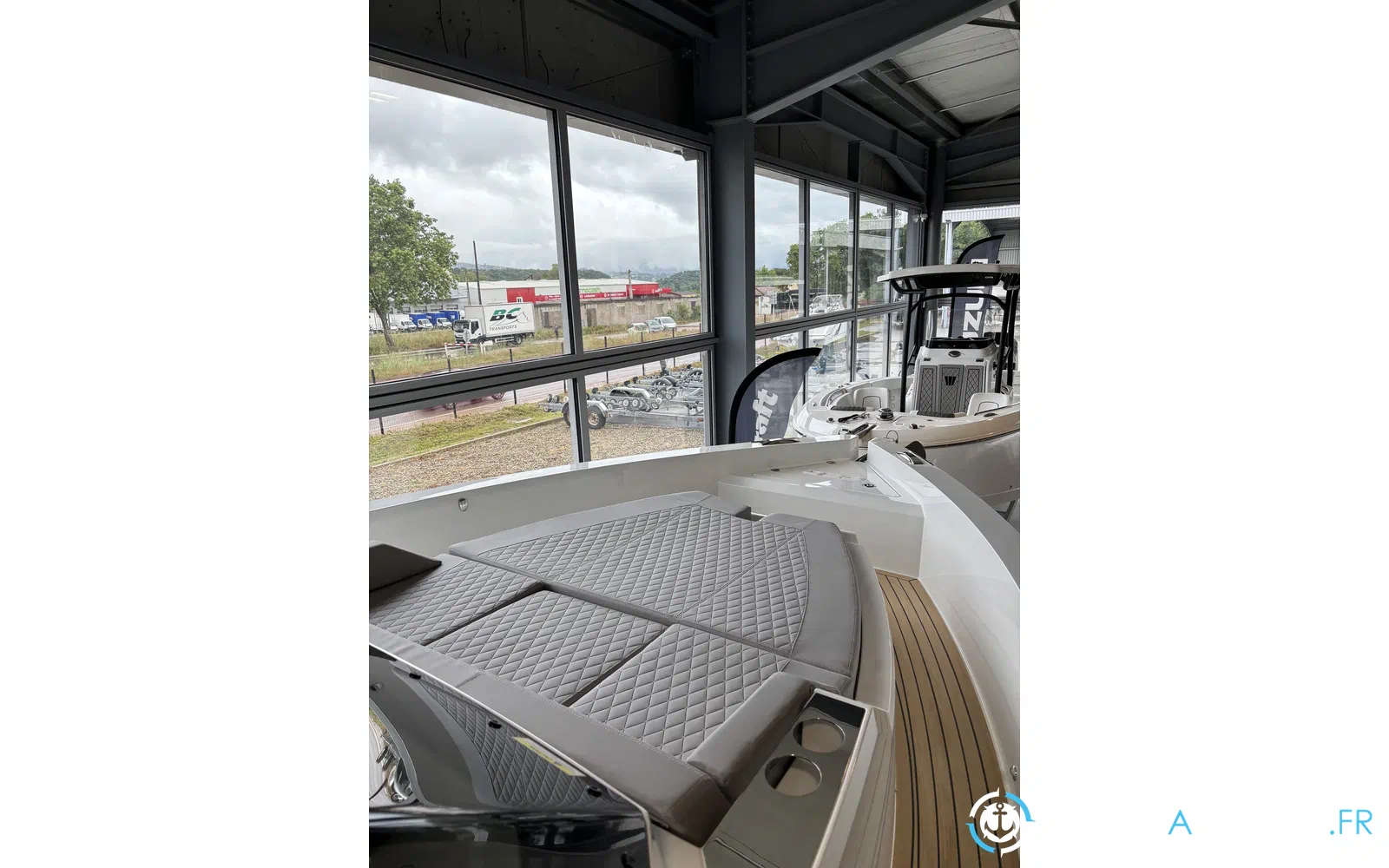 slider 10 De Antonio Yachts D32