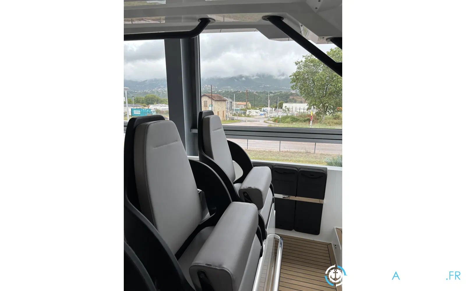 slider 13 De Antonio Yachts D32
