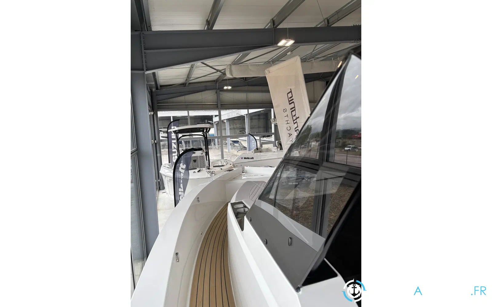 slider 18 De Antonio Yachts D32