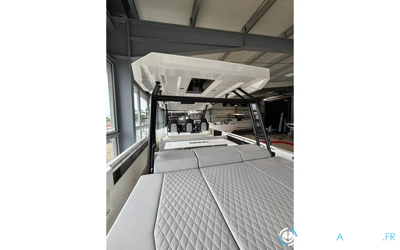 slider 19 De Antonio Yachts D32