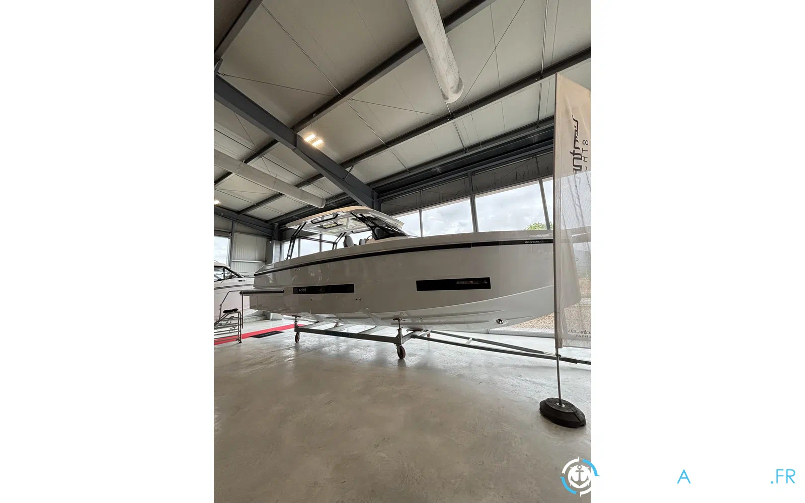 slider 24 De Antonio Yachts D32