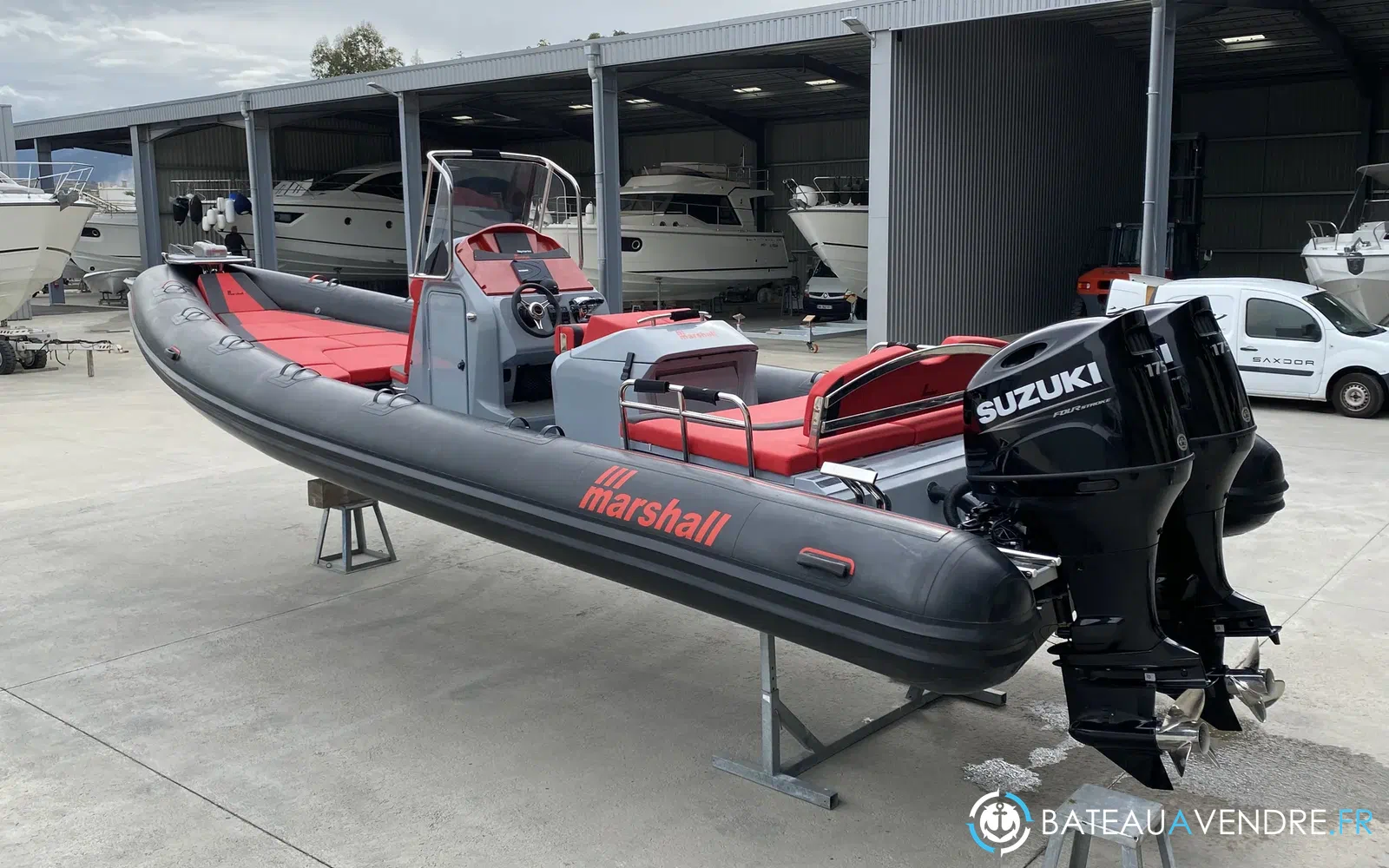 slider 5 Marshall M8 Touring
