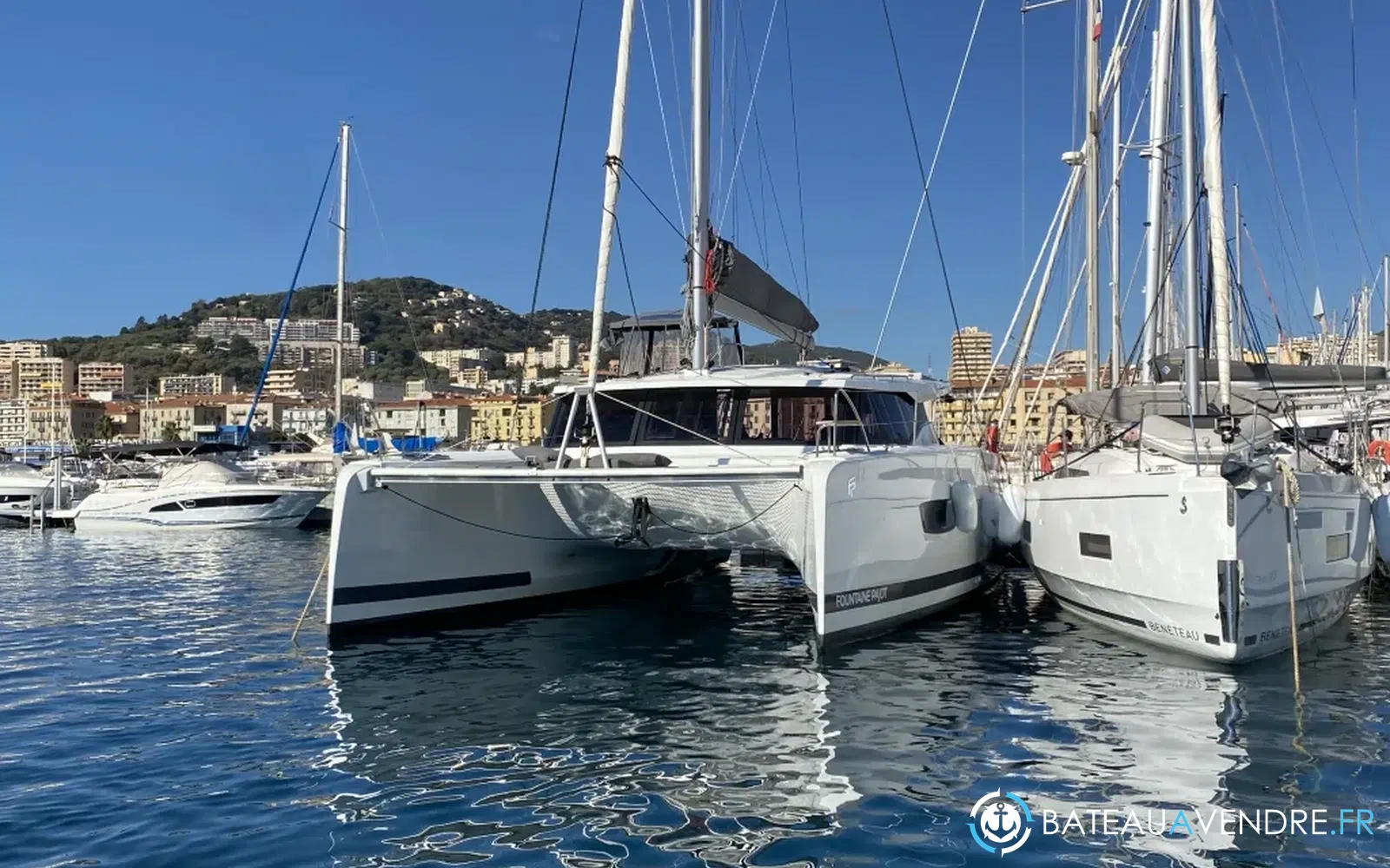 slider 9 Fountaine Pajot Isla 40