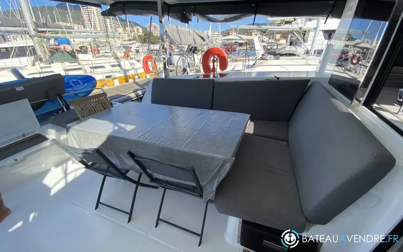 slider 13 Fountaine Pajot Isla 40