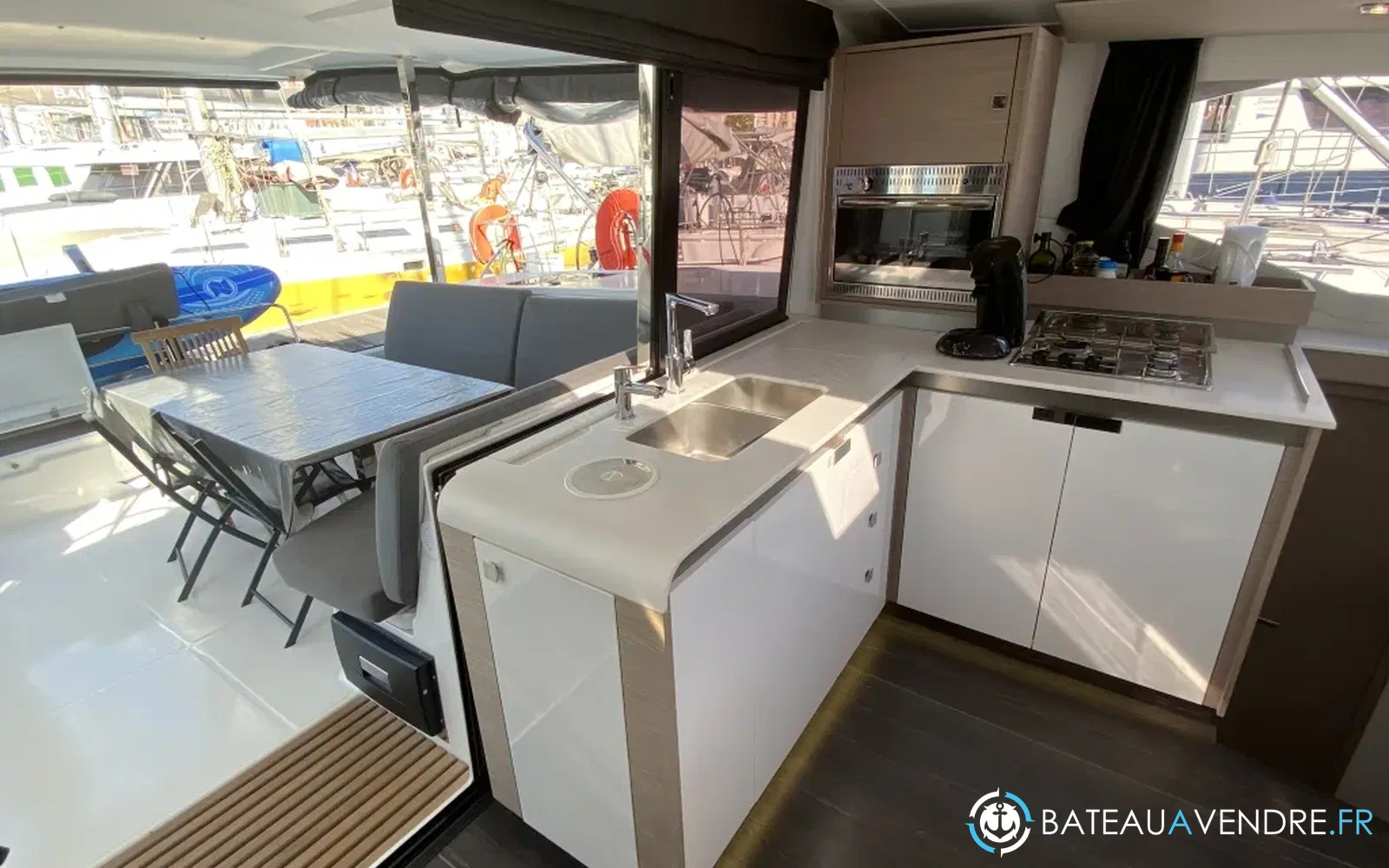 slider 15 Fountaine Pajot Isla 40