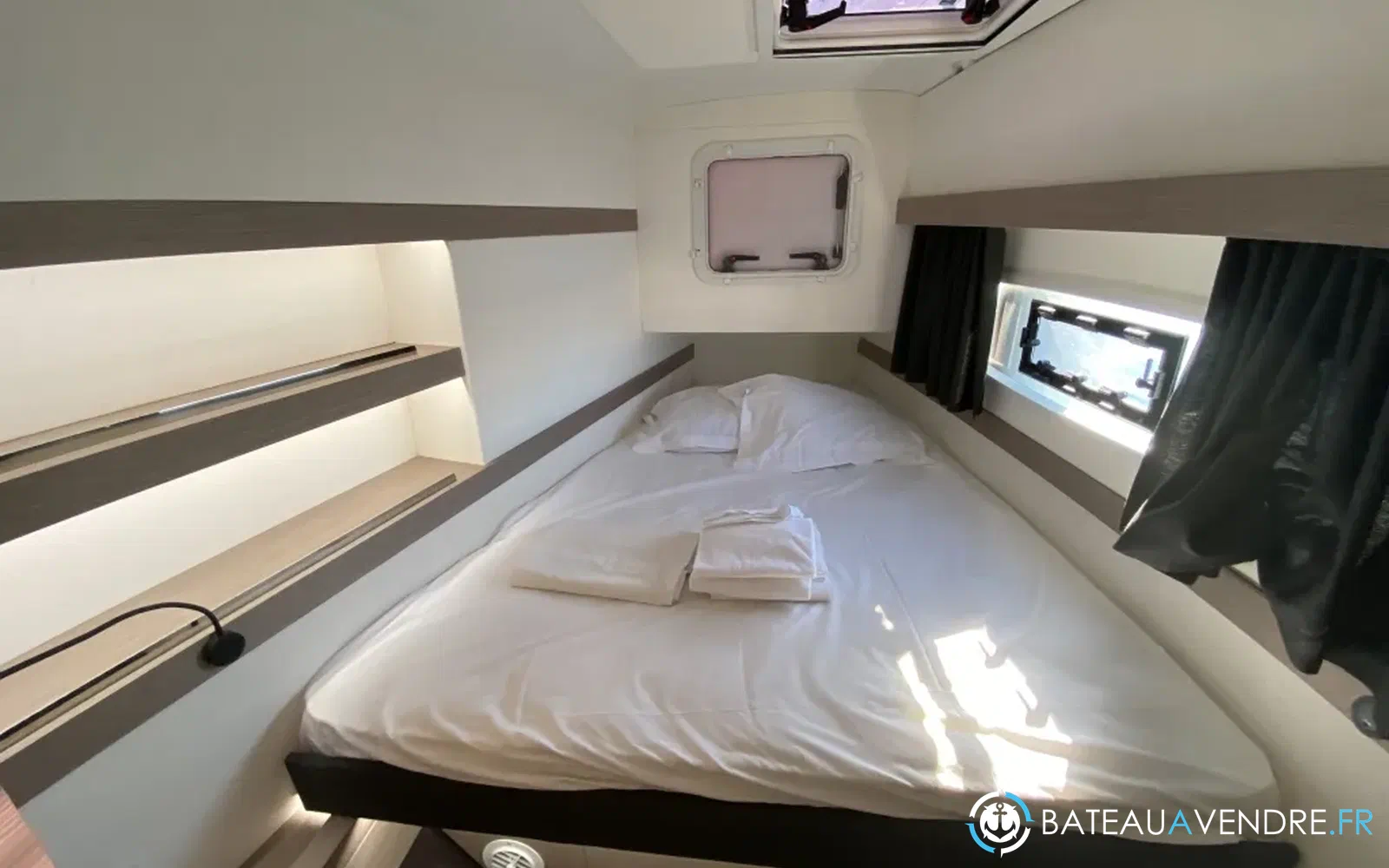slider 17 Fountaine Pajot Isla 40