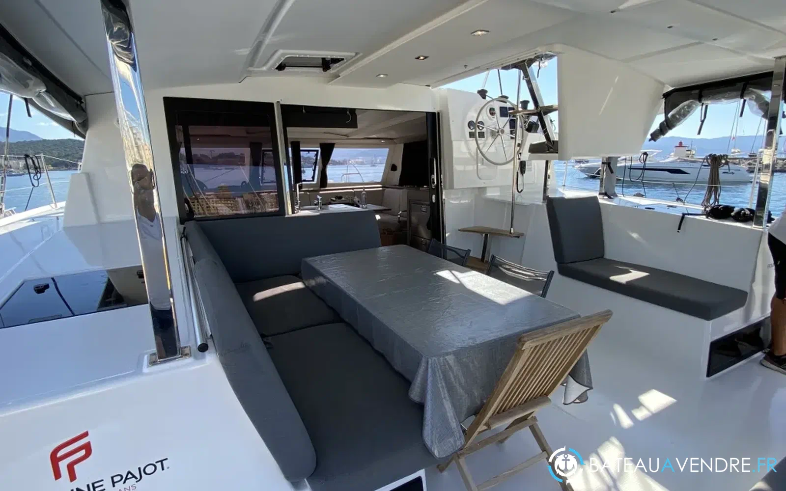 slider 1 Fountaine Pajot Isla 40
