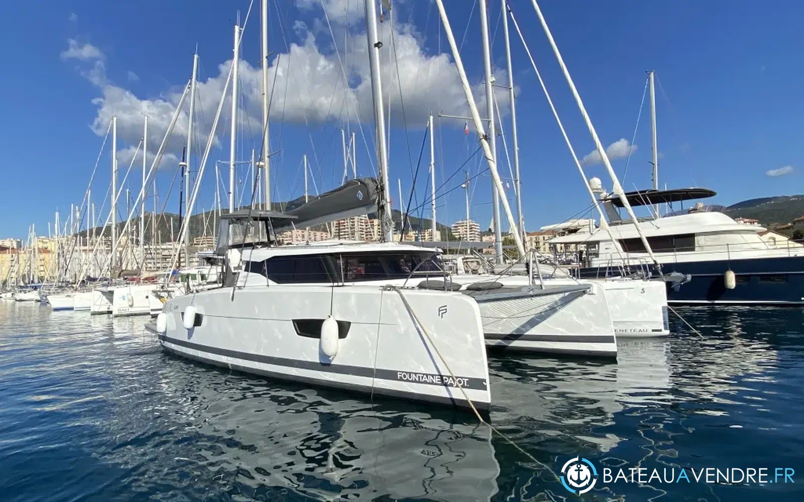 slider 5 Fountaine Pajot Isla 40