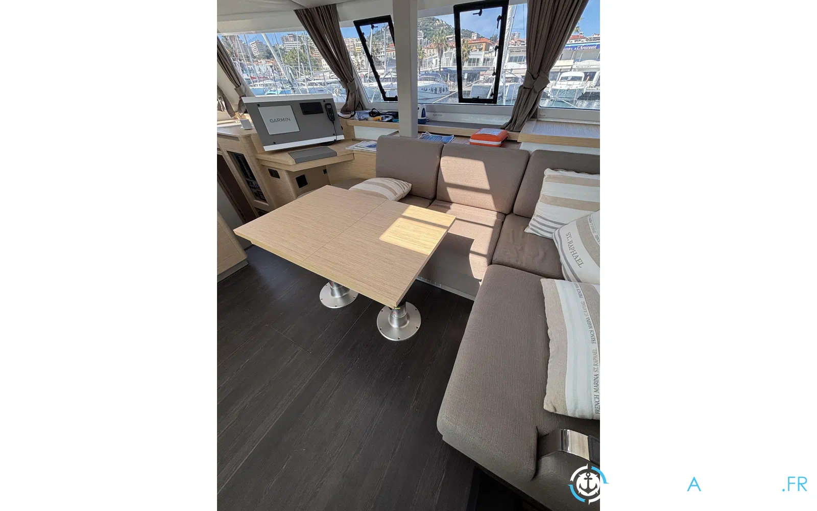 slider 10 Fountaine Pajot Astrea 42